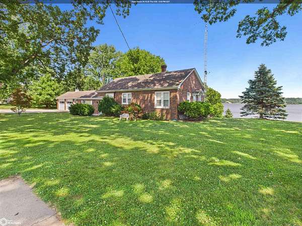 2 Acres of Land with Home for Sale in Keokuk, Iowa