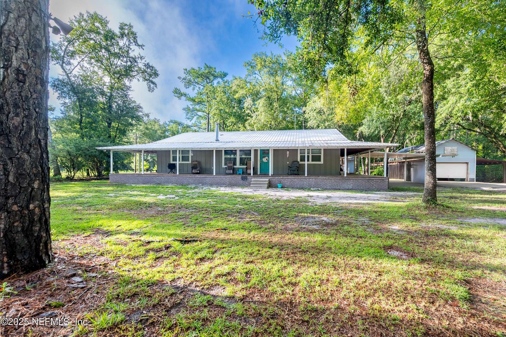 4 Acres of Residential Land with Home for Sale in Brooker, Florida