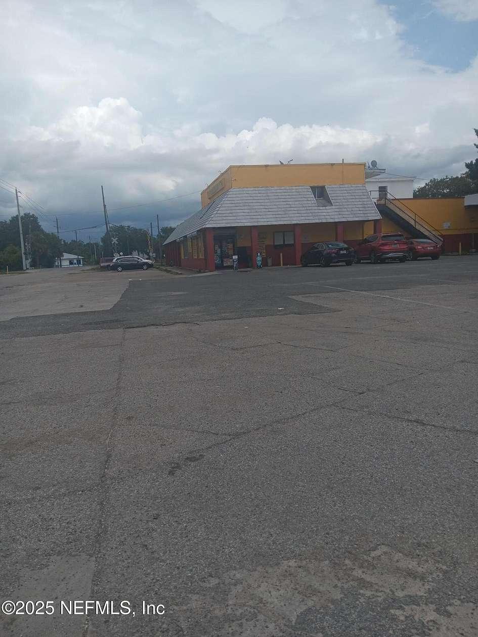 1.89 Acres of Improved Mixed-Use Land for Sale in Palatka, Florida