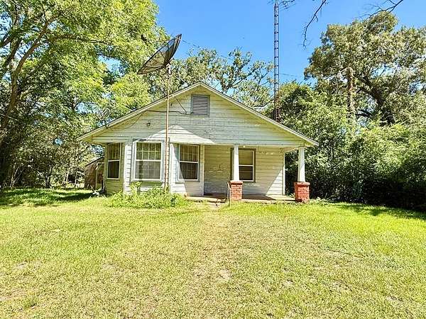 10 Acres of Land with Home for Sale in Palestine, Texas