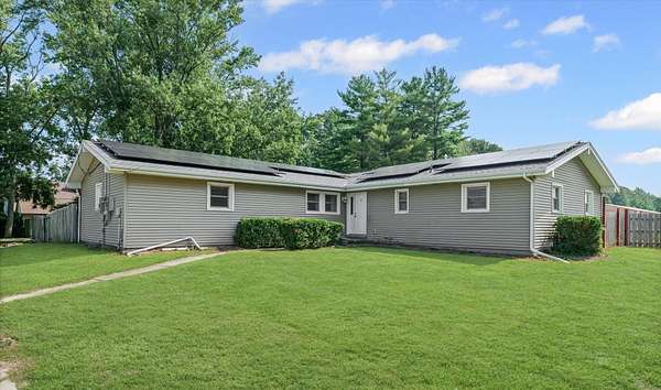 10 Acres of Land with Home for Sale in Mahomet, Illinois