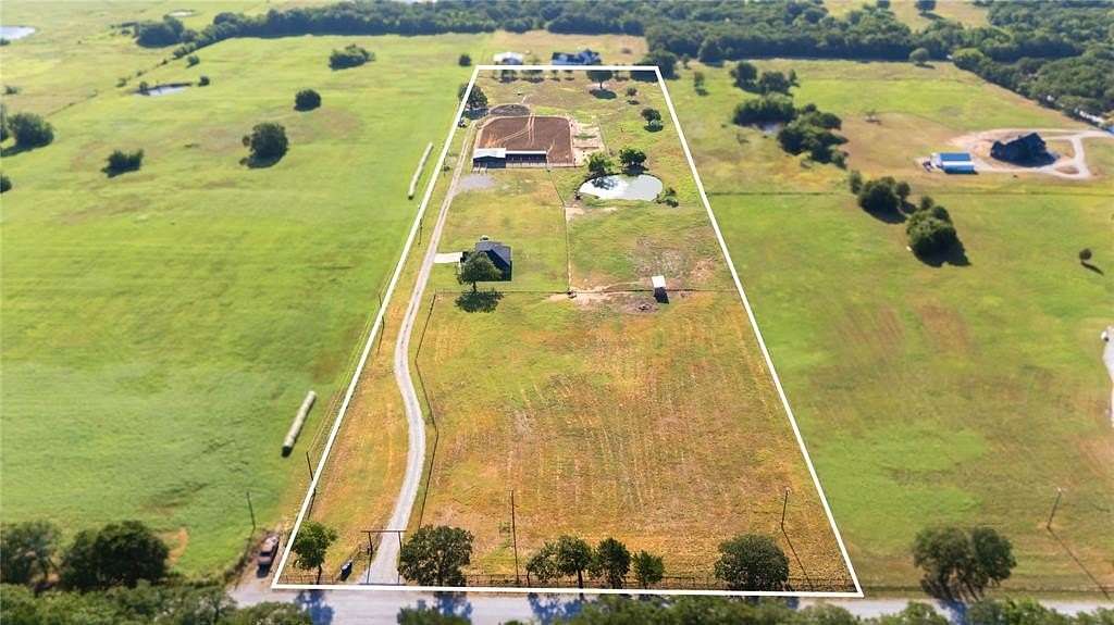 11 Acres of Land with Home for Sale in Gainesville, Texas