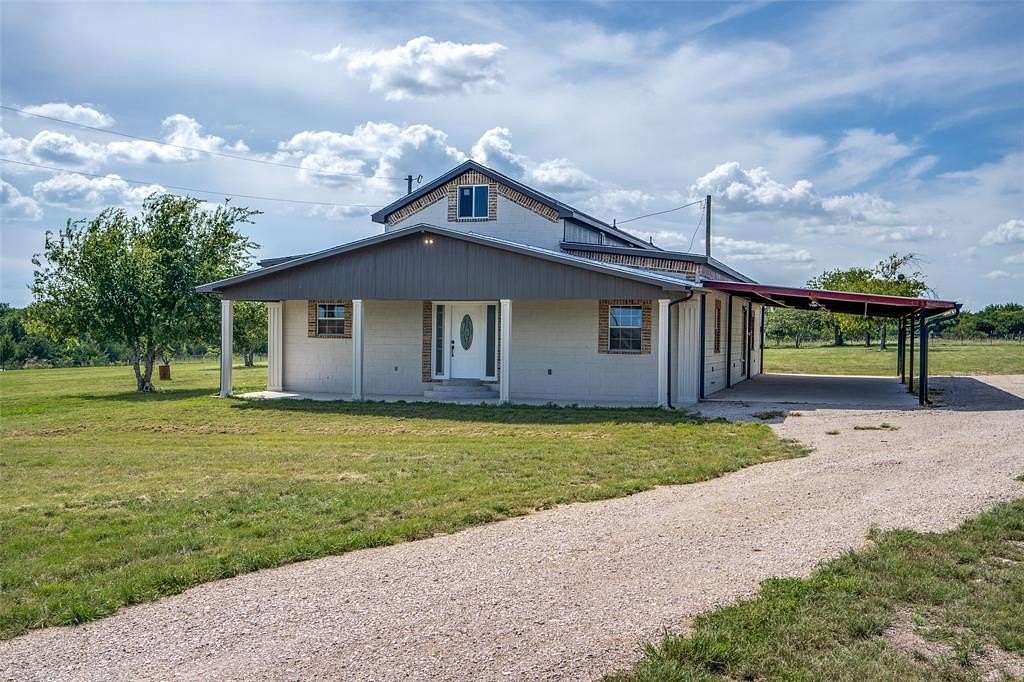 5.11 Acres of Residential Land with Home for Sale in Milford, Texas