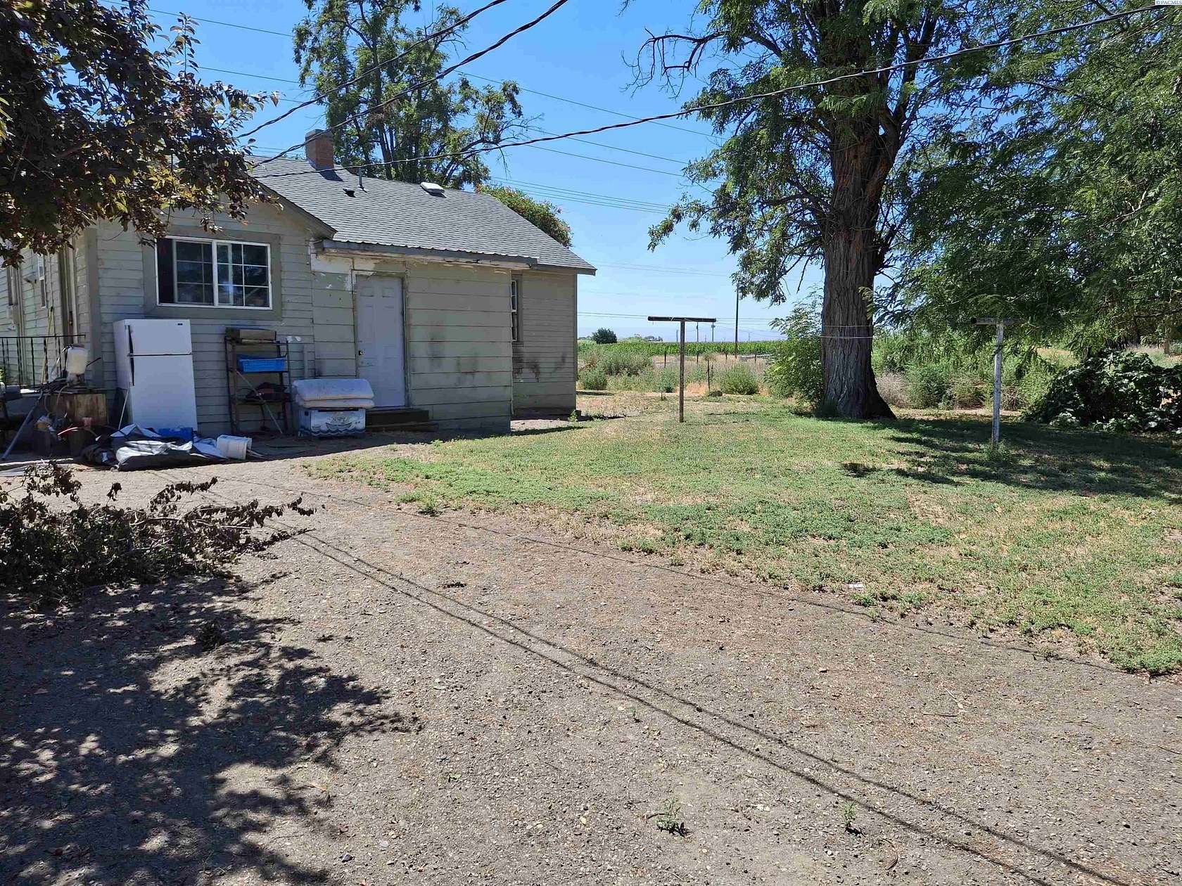 3.8 Acres of Residential Land with Home for Sale in Sunnyside, Washington