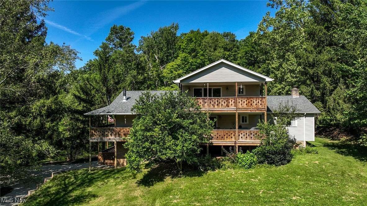 2.2 Acres of Residential Land with Home for Sale in Hinckley, Ohio