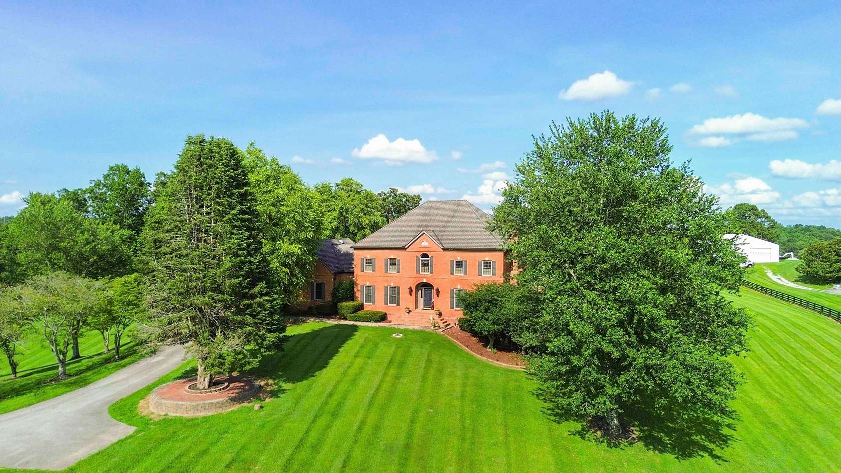 21.6 Acres of Land with Home for Sale in London, Kentucky