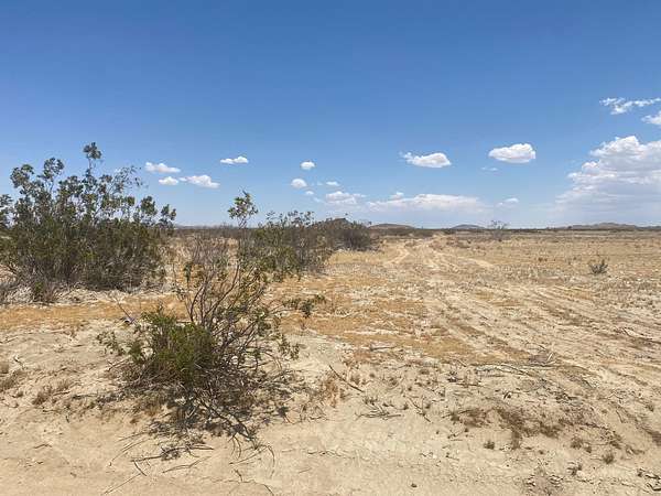 2.57 Acres of Land for Sale in Palmdale, California