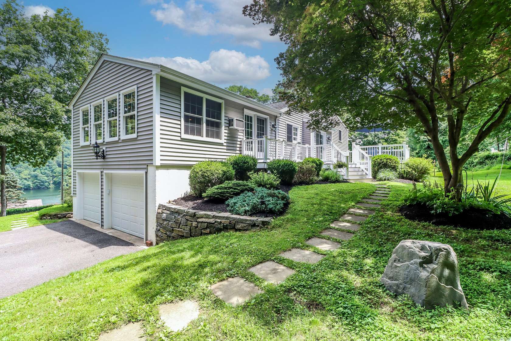 2.1 Acres of Residential Land with Home for Sale in Brookfield, Connecticut