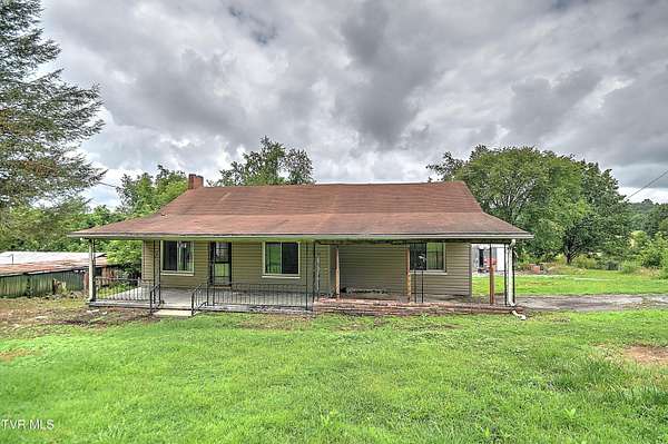 7.89 Acres of Residential Land with Home for Sale in Bristol, Tennessee