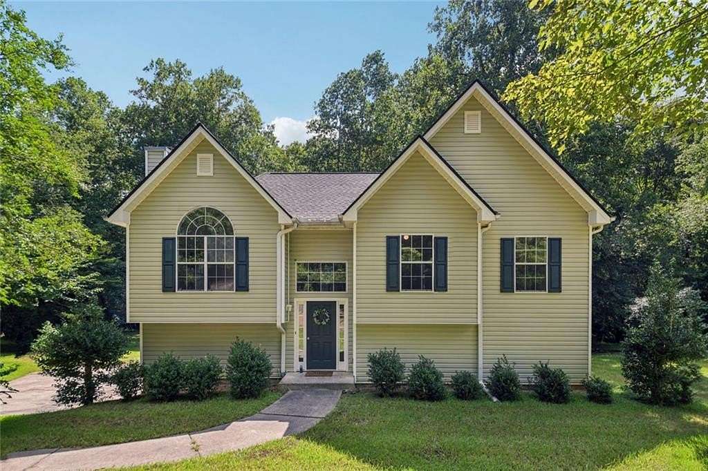 1.62 Acres of Residential Land with Home for Sale in Douglasville, Georgia