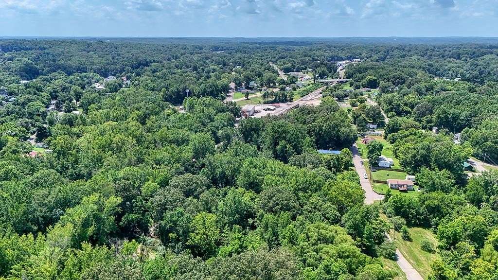 4.4 Acres of Residential Land for Sale in Paris, Tennessee