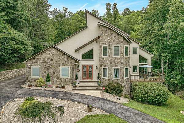 4.67 Acres of Residential Land with Home for Sale in Salem, Virginia