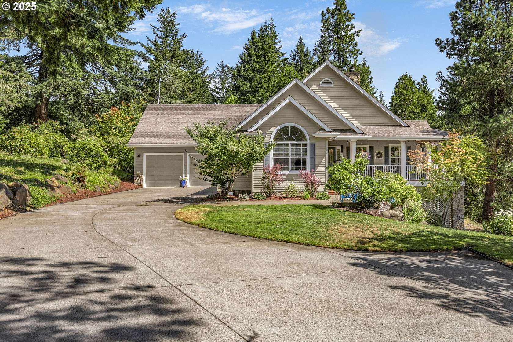 20.2 Acres of Land with Home for Sale in Eugene, Oregon