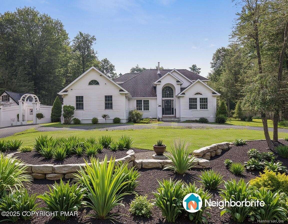 4.79 Acres of Residential Land with Home for Sale in Blakeslee, Pennsylvania