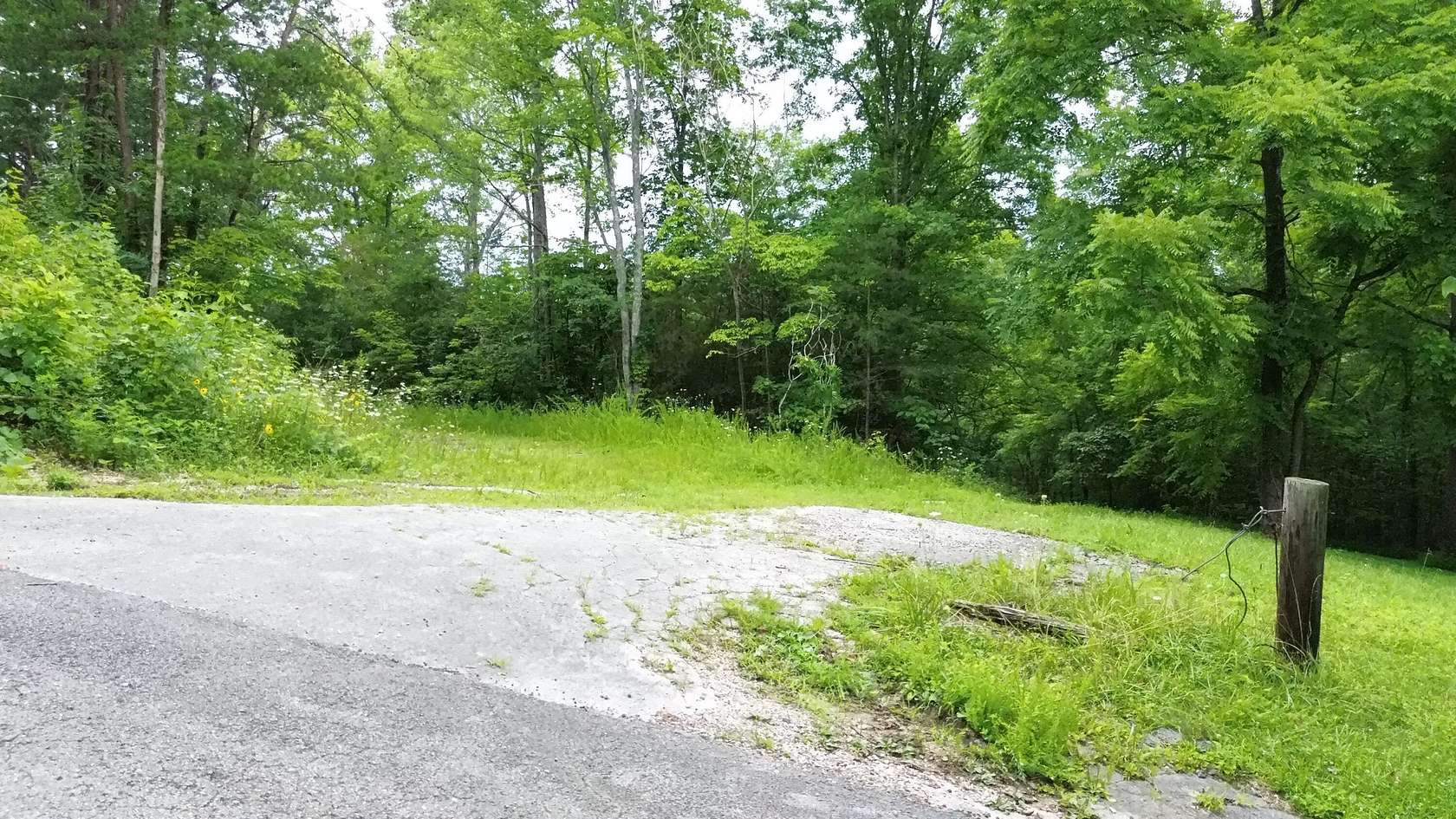 4.2 Acres of Land for Sale in Williamsburg, Kentucky