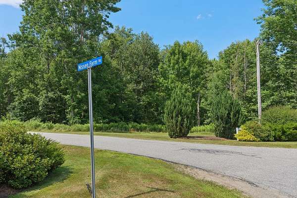 2.12 Acres of Residential Land for Sale in Damariscotta, Maine