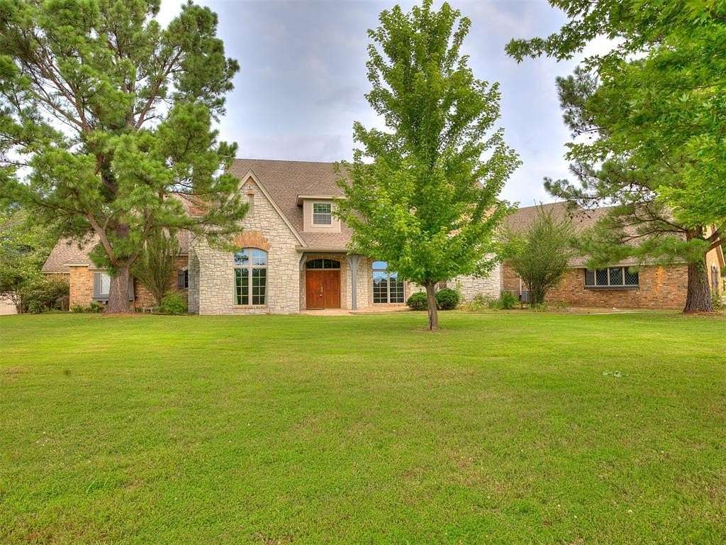 5 Acres of Residential Land with Home for Sale in Choctaw, Oklahoma