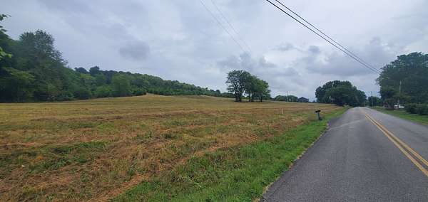 1.17 Acres of Residential Land for Sale in Gainesboro, Tennessee