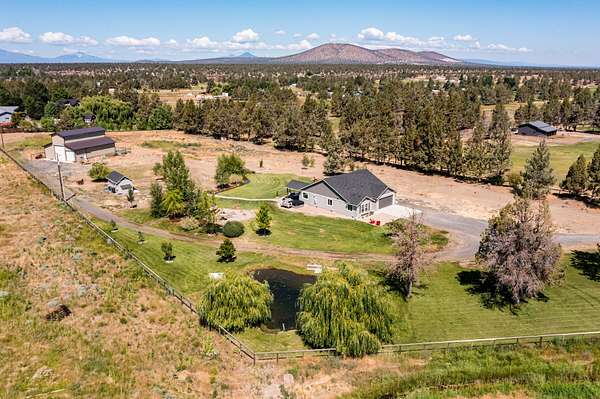 5 Acres of Residential Land with Home for Sale in Redmond, Oregon