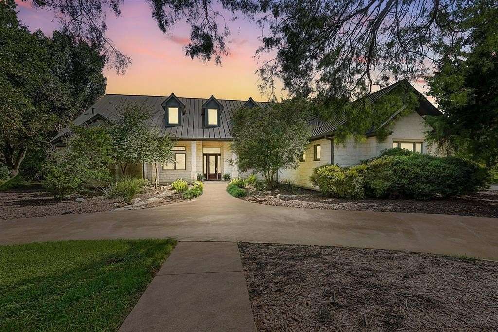 65.9 Acres of Agricultural Land with Home for Sale in Mansfield, Texas