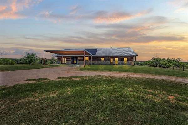 49.3 Acres of Agricultural Land with Home for Sale in Boyd, Texas