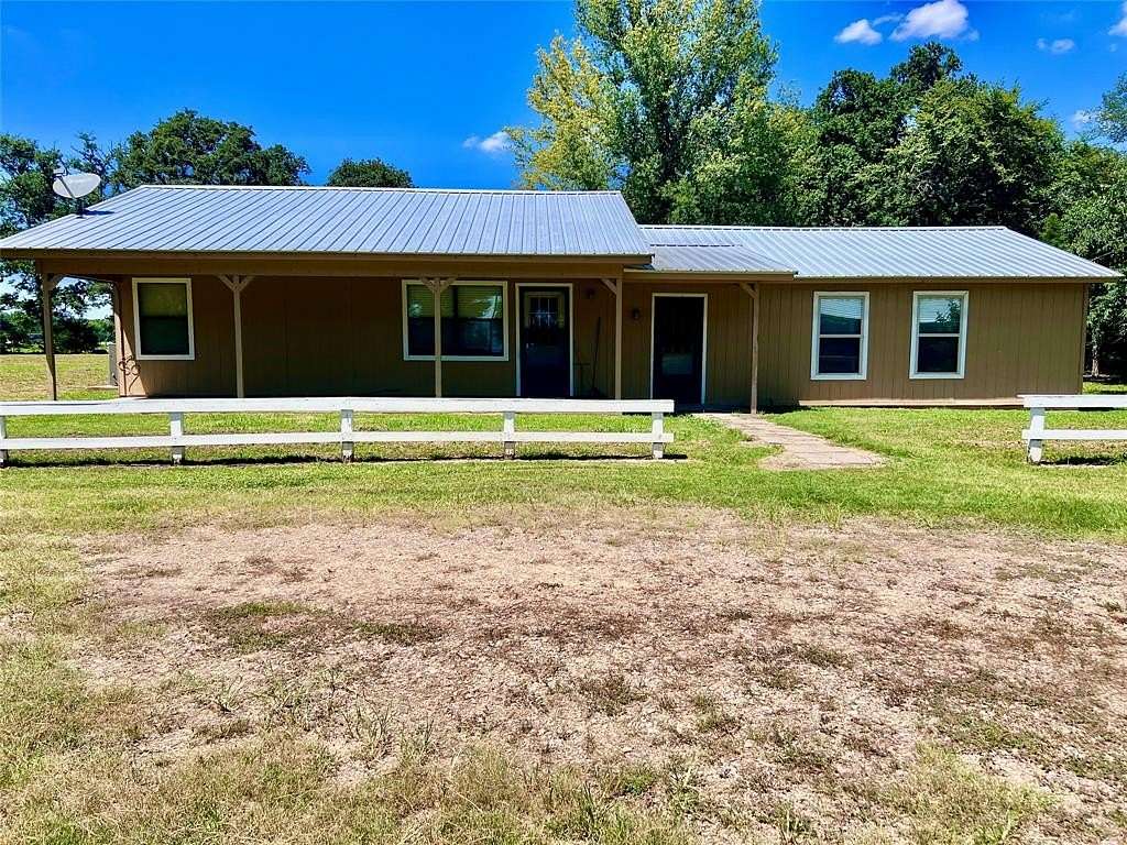 2.39 Acres of Residential Land with Home for Sale in Paris, Texas