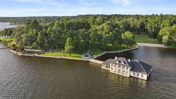 5.9 Acres of Residential Land with Home for Sale in Tyler, Texas