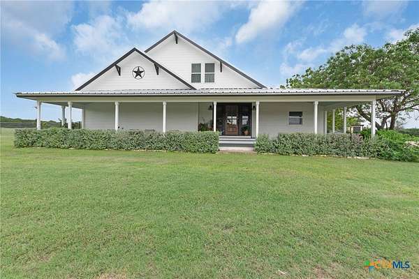 10.3 Acres of Land with Home for Sale in Copperas Cove, Texas