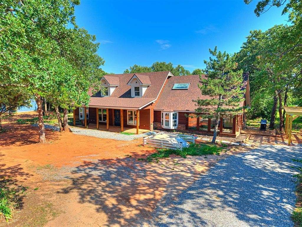 5 Acres of Residential Land with Home for Sale in Blanchard, Oklahoma