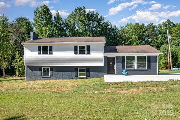 3.33 Acres of Residential Land with Home for Sale in Kings Mountain, North Carolina