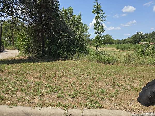 0.9 Acres of Land for Sale in Rockdale, Texas