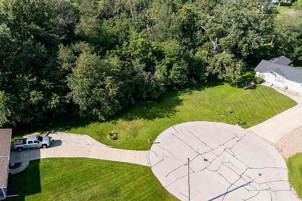 0.47 Acres of Residential Land for Sale in Robins, Iowa
