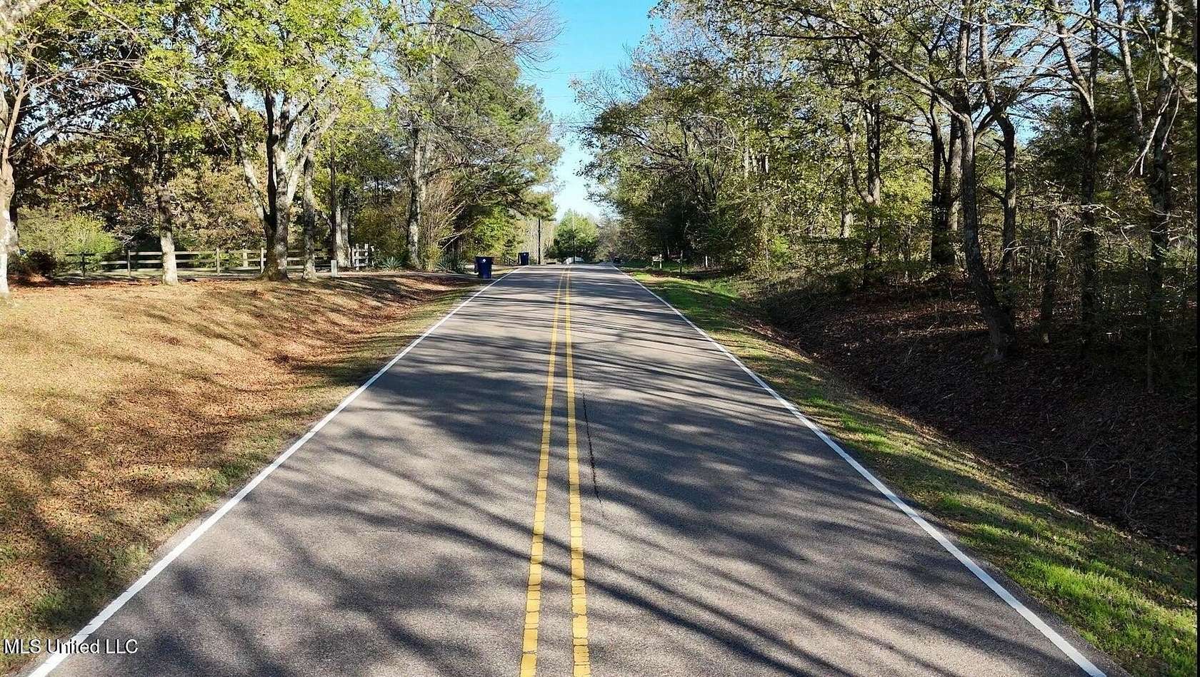 10 Acres of Residential Land for Sale in Olive Branch, Mississippi