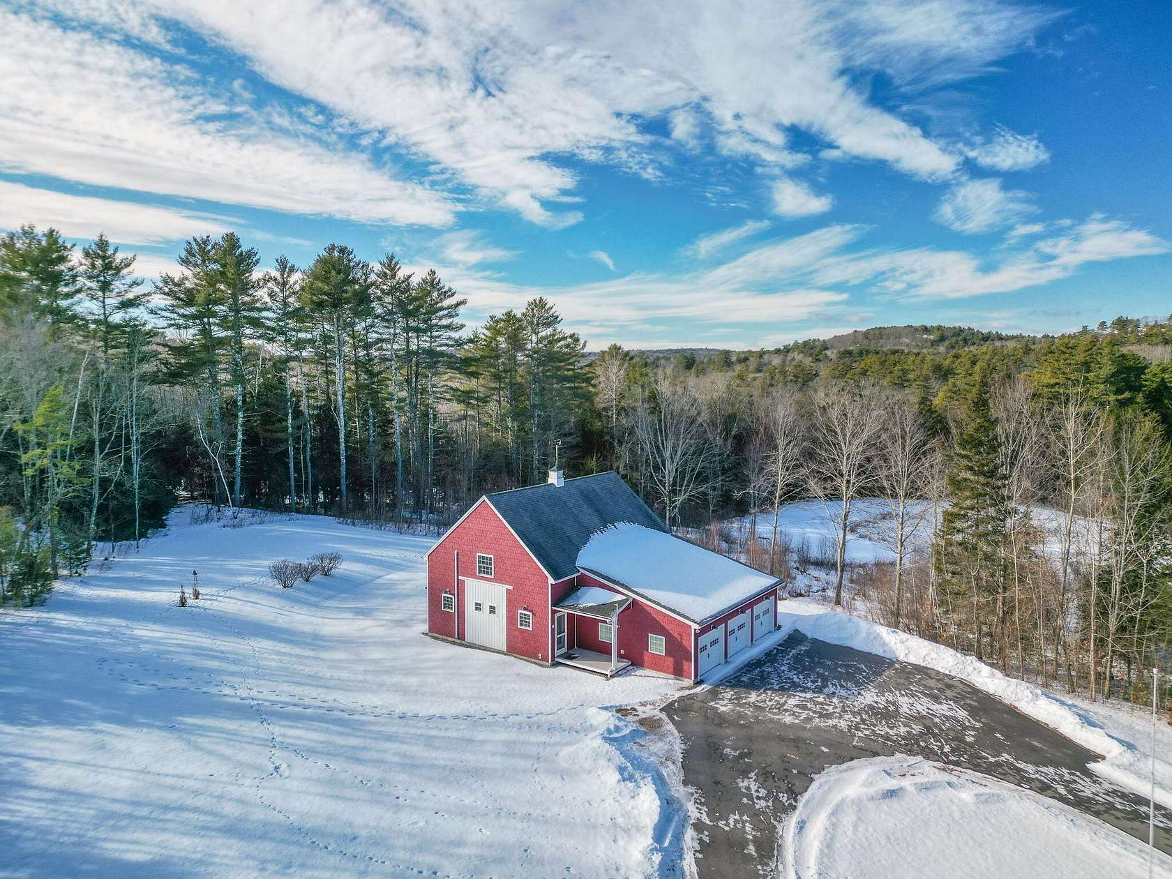 4.58 Acres of Land with Home for Sale in Cumberland Town, Maine