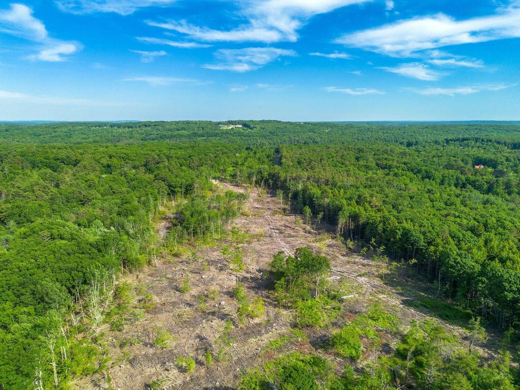 16 Acres of Recreational Land for Sale in West Gardiner Town, Maine