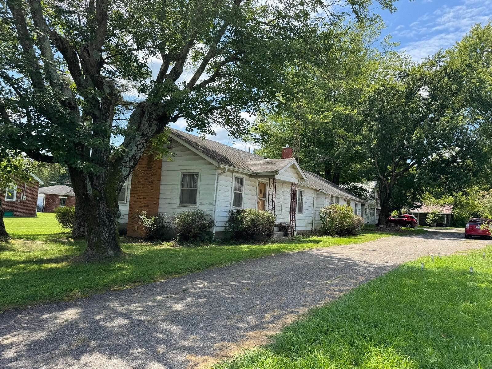 1.5 Acres of Land with Home for Sale in Scottsburg, Indiana