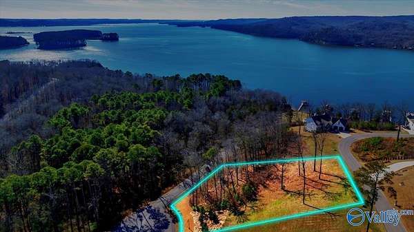 1.17 Acres of Land for Sale in Guntersville, Alabama