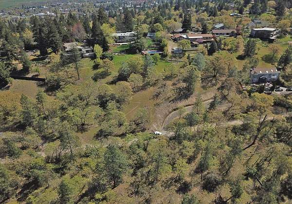 1 Acre of Residential Land for Sale in Ashland, Oregon