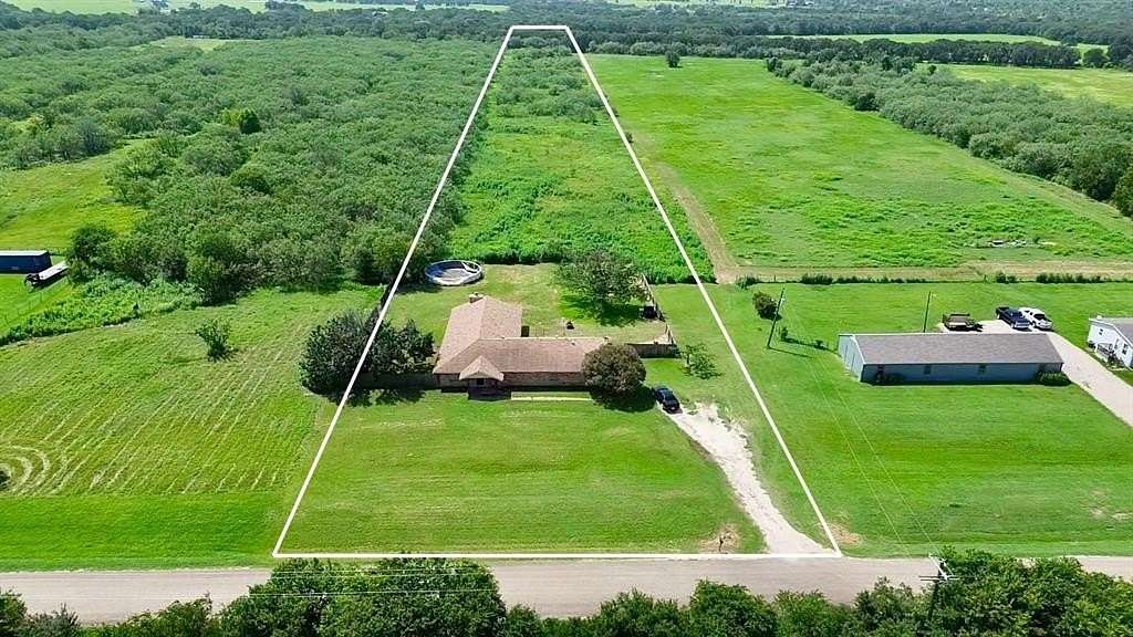 7 Acres of Residential Land with Home for Sale in Waco, Texas