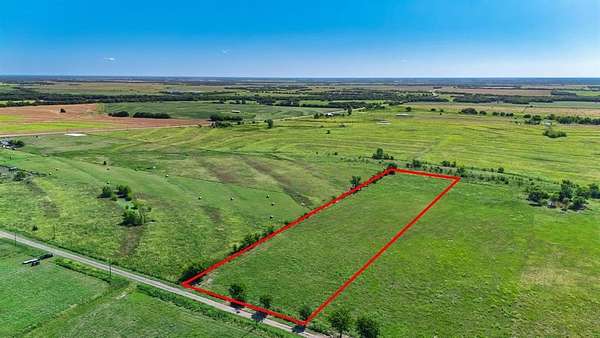5 Acres of Residential Land for Sale in Pecan Gap, Texas