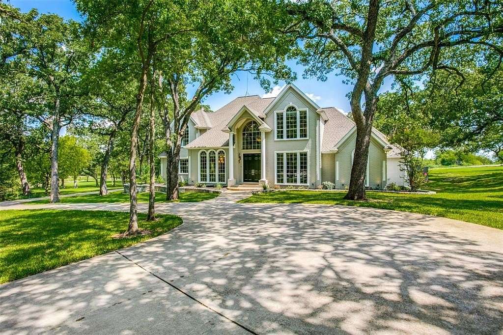 15 Acres of Land with Home for Sale in Decatur, Texas