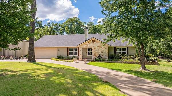 2.44 Acres of Residential Land with Home for Sale in Mineola, Texas