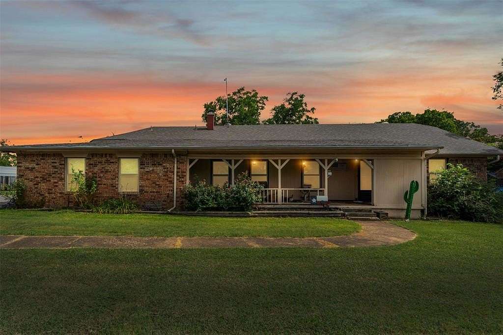 1 Acre of Residential Land with Home for Sale in Cleburne, Texas