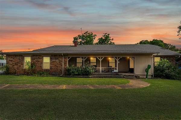 1 Acre of Residential Land with Home for Sale in Cleburne, Texas