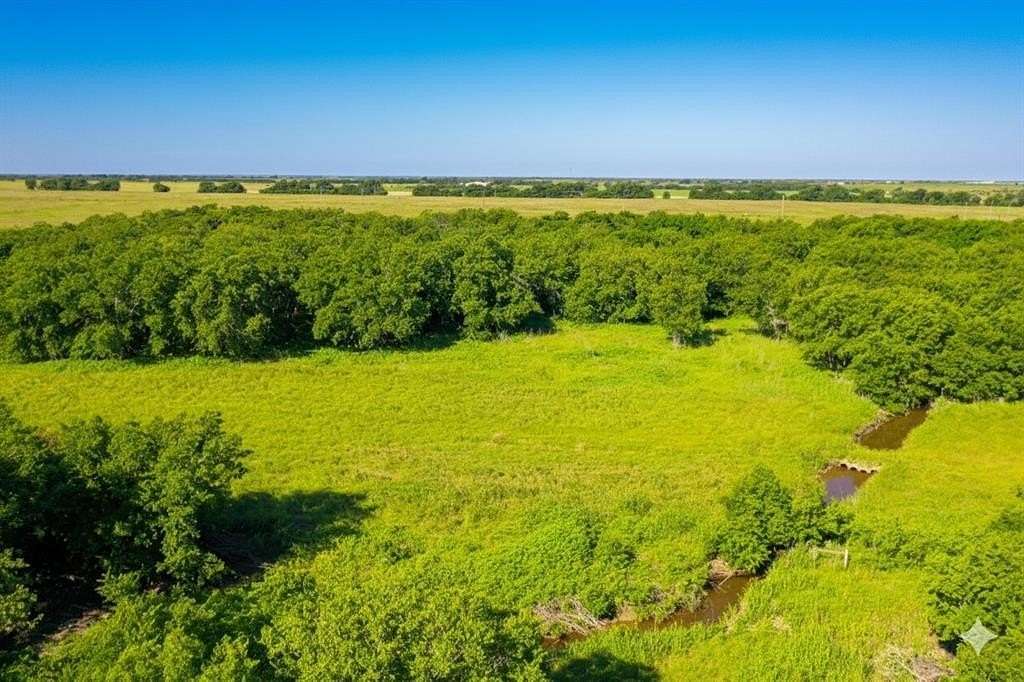 10 Acres of Land for Sale in Blum, Texas