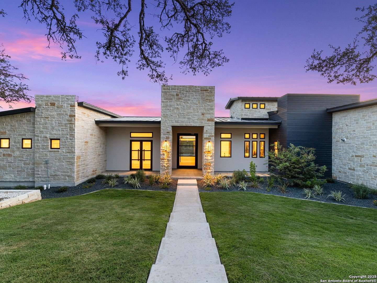 2.39 Acres of Residential Land with Home for Sale in Canyon Lake, Texas