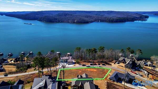 0.75 Acres of Land for Sale in Guntersville, Alabama