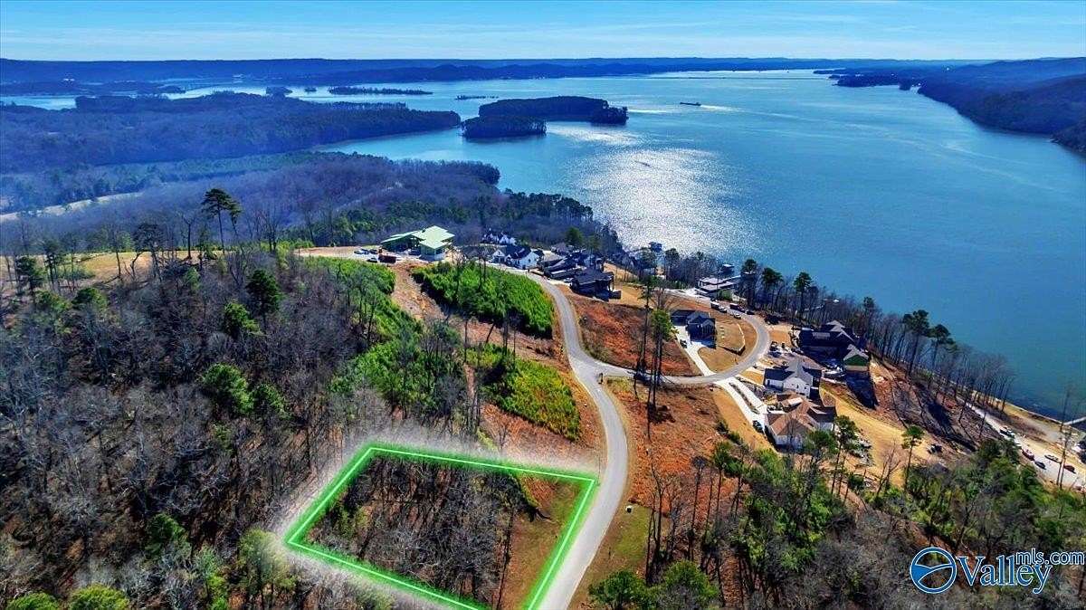 0.75 Acres of Land for Sale in Guntersville, Alabama