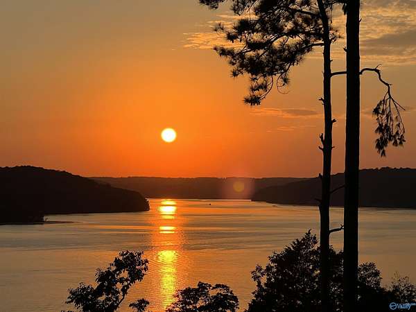 0.75 Acres of Land for Sale in Guntersville, Alabama