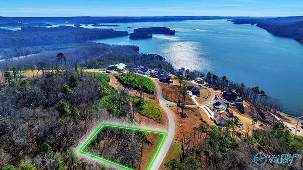 0.75 Acres of Land for Sale in Guntersville, Alabama